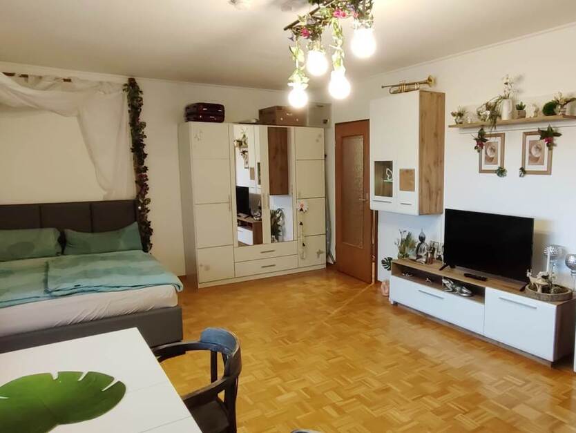 ”Gut geschnittene 1-Zi.-ETW mit Aufzug und Stellplatz in gepflegter Wohngegend von Tamm” 1 zimmer