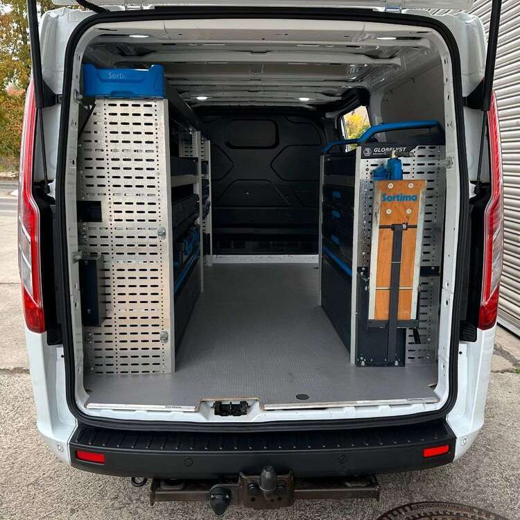 Ford Transit Custom 84.354 km 20.400 € Sindelfingen 71065