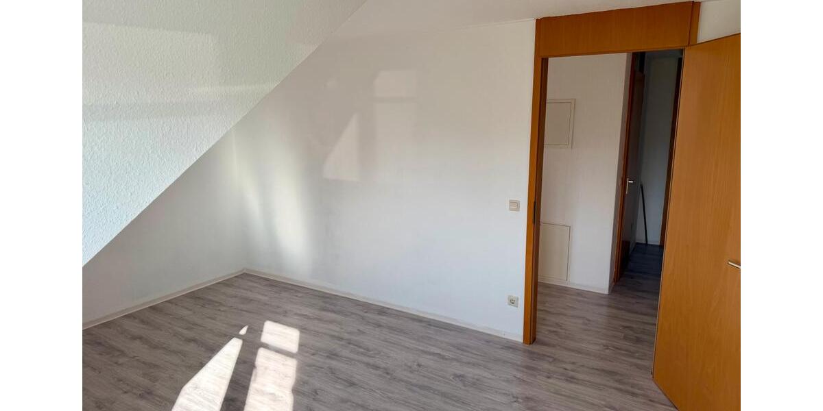 Dachgeschoßwohnung Sindelfingen Darmsheim - 3 Zimmer, 78 m&sup2;, 280.000&euro; | Angebot:26987220
