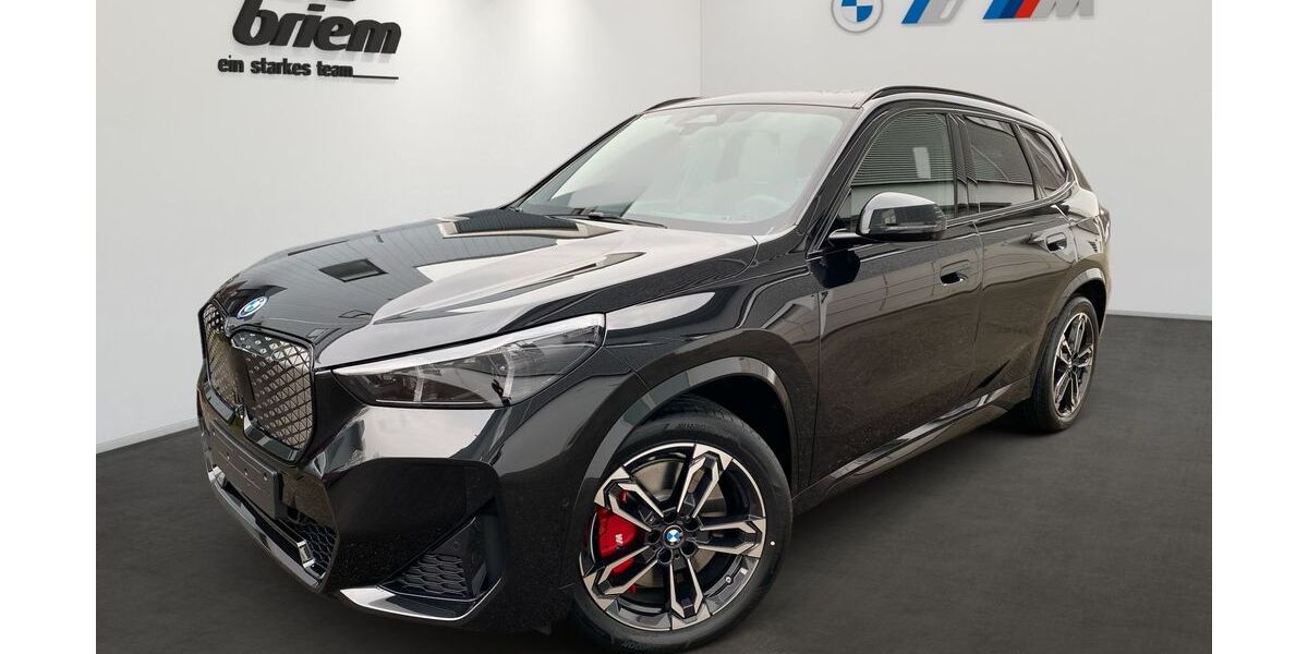BMW iX1 1.900 km 55.907 &euro; Nürtingen 72622
