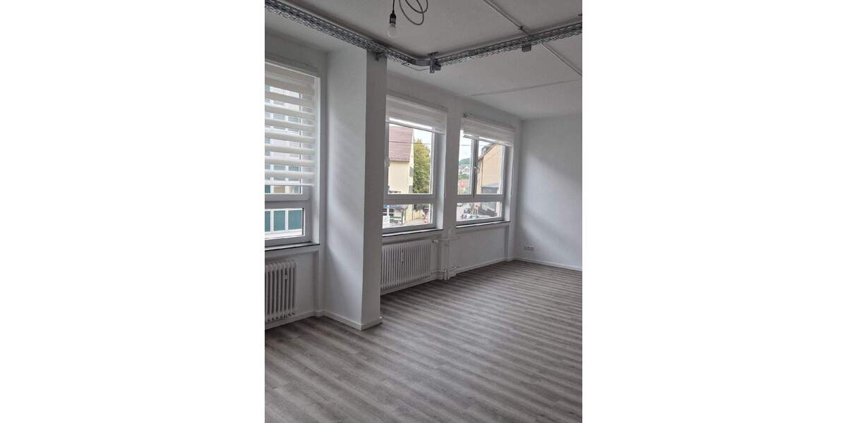 Etagenwohnung Stuttgart Ost - 3 Zimmer, 126 m&sup2;, 1.800&euro; | Angebot:25674459