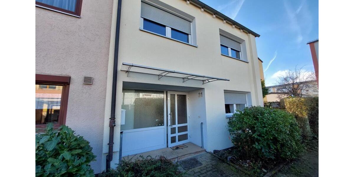 Reiheneckhaus mit großem Garten und Garage 5 zimmer