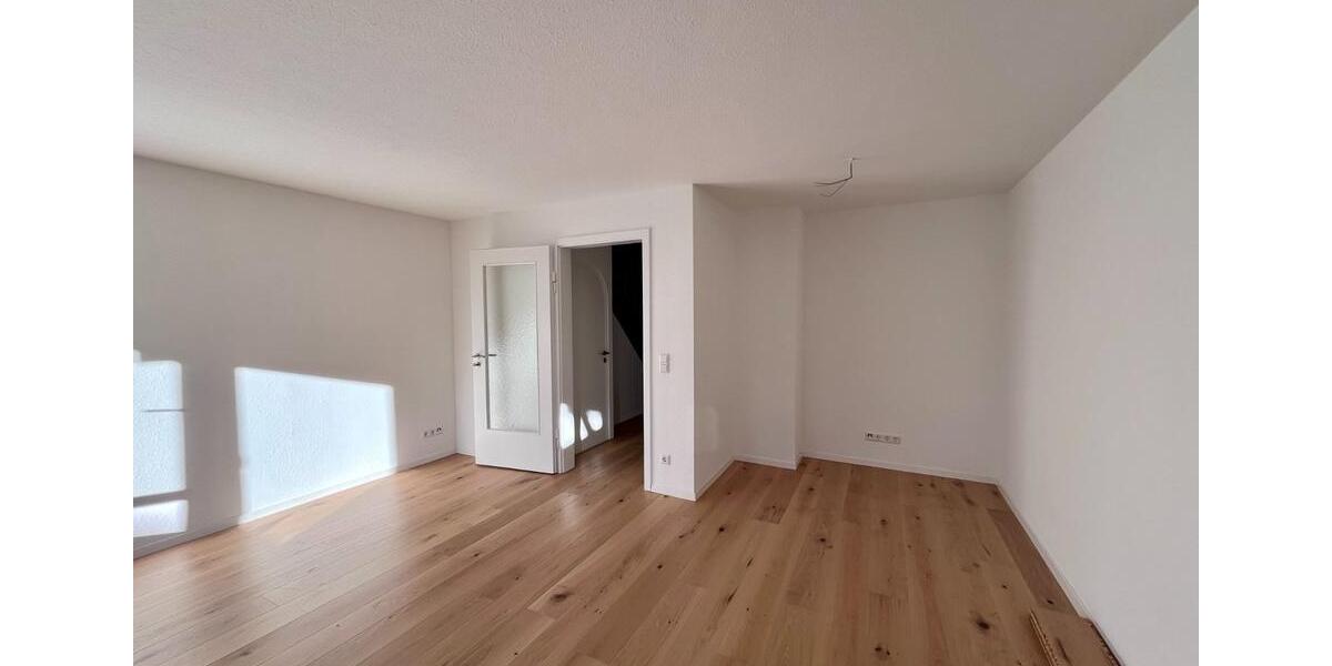 Reihenhaus Stuttgart Stuttgart-West - 4.5 Zimmer, 128 m&sup2;, 1.840&euro; | Angebot:24117388