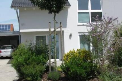 Großzügige DHH in bester Lage mit Südterrasse und kleinem Garten 4.5 zimmer