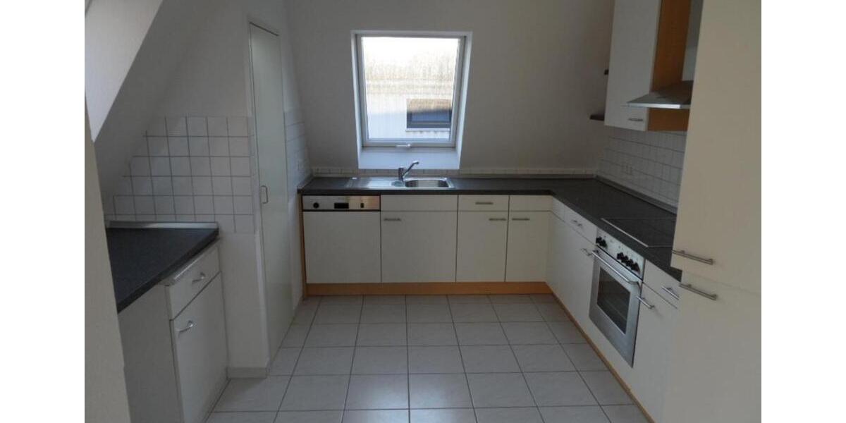 Dachgeschoßwohnung Stuttgart Lehen - 2.5 Zimmer, 109 m&sup2;, 1.670&euro; | Angebot:24493297