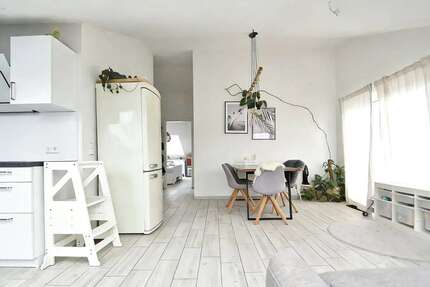 Wohnung Stuttgart-Plieningen Plieningen - 3.5 Zimmer, 71 m&sup2;, 1.450&euro; | Angebot:25973170