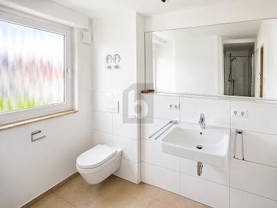 ERSTBEZUG: HELL, MODERN & MIT BALKON - Etagenwohnung Filderstadt | Angebot:27082273
