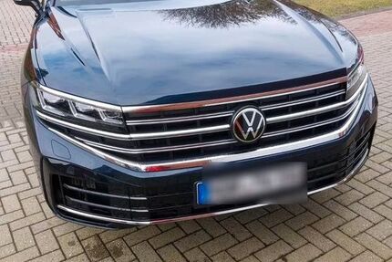 VW Touareg 32.000 km 29.900 &euro; Stuttgart 70435