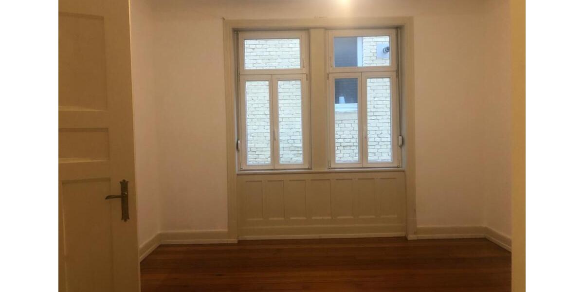 Schöne Altbau-Wohnung am Marienplatz mit Balkon und Einbauküche 3 zimmer