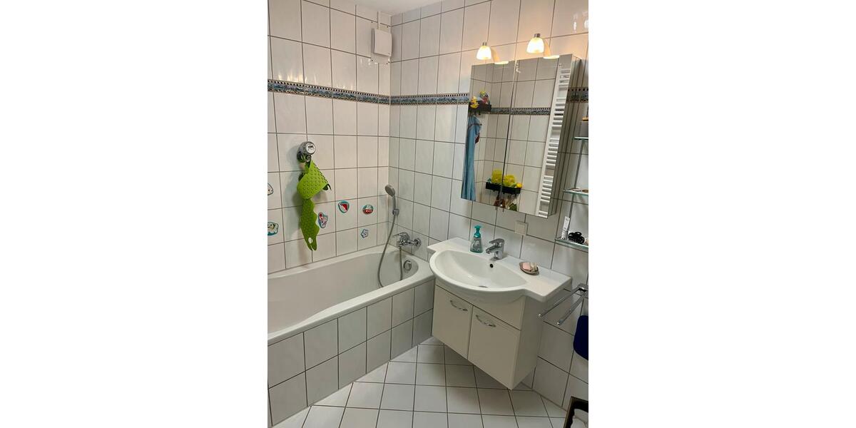 Erdgeschoßwohnung Esslingen am Neckar Brühl - 4.5 Zimmer, 114 m&sup2;, 1.350&euro; | Angebot:26341258