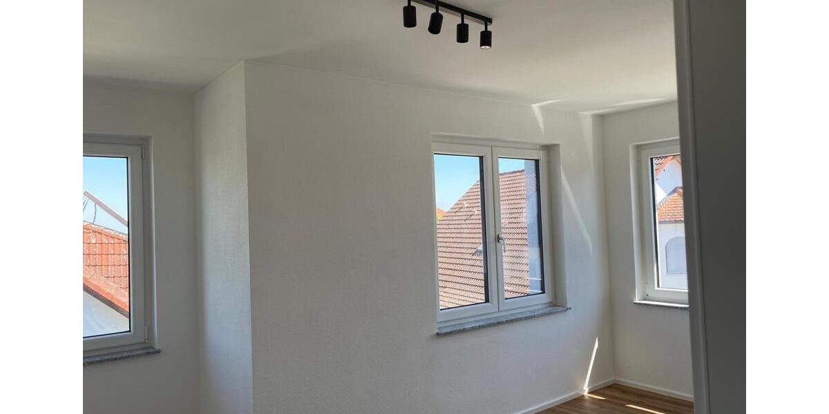 Doppelhaushälfte Herrenberg - 7 Zimmer, 183 m&sup2;, 2.700&euro; | Angebot:26591645