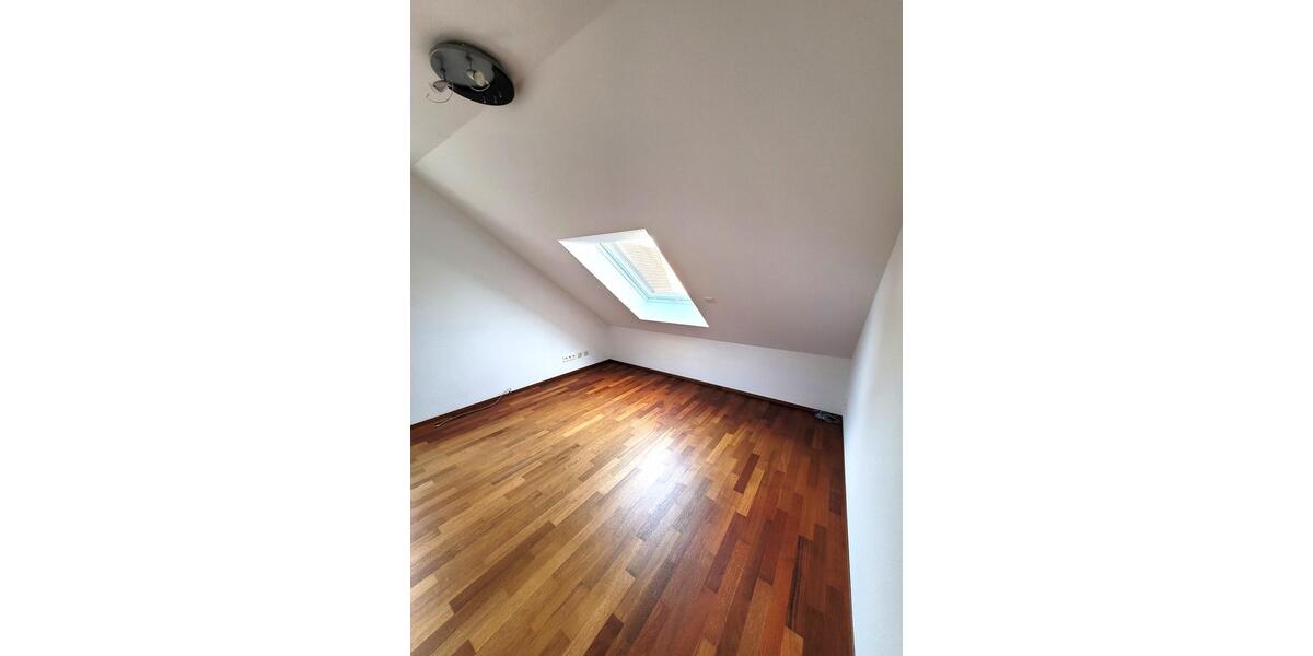 Maisonettenwohnung Sindelfingen - 3.5 Zimmer, 98 m&sup2;, 439.000&euro; | Angebot:25959642