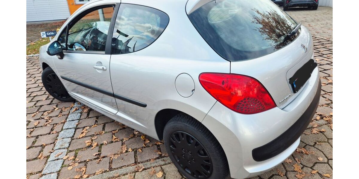 Peugeot 207 157.400 km 2.150 &euro; Filderstadt 70794