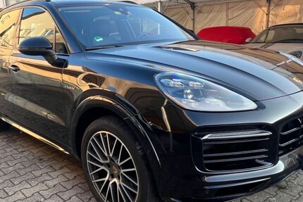 Porsche Cayenne 32.000 km 82.600 € Leinfelden-Echterdingen 70771