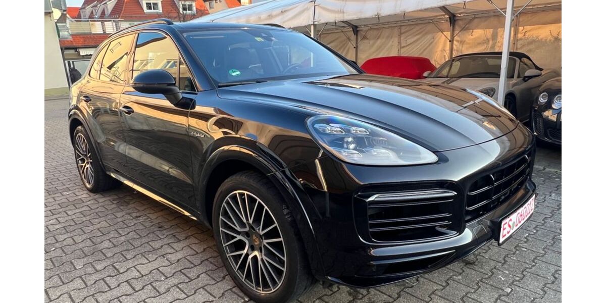 Porsche Cayenne 32.000 km 82.600 &euro; Leinfelden-Echterdingen 70771