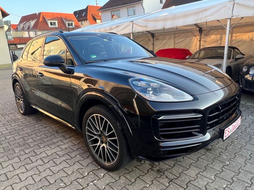 Porsche Cayenne 32.000 km 82.600 € Leinfelden-Echterdingen 70771