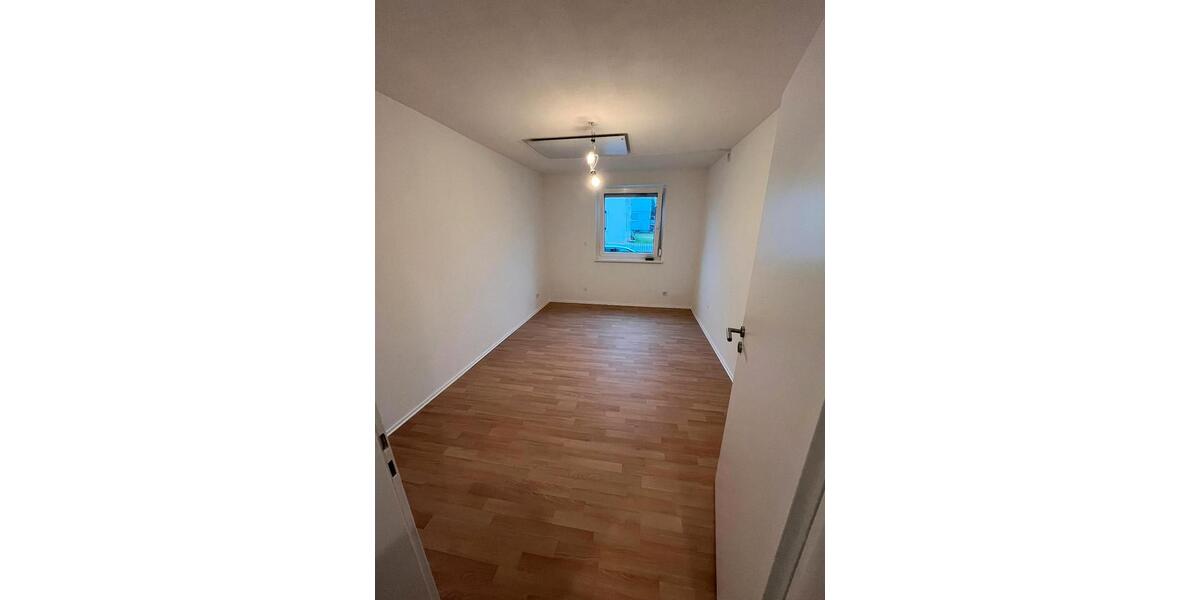 Erdgeschoßwohnung Sindelfingen Darmsheim - 3 Zimmer, 70 m&sup2;, 1.250&euro; | Angebot:25935934