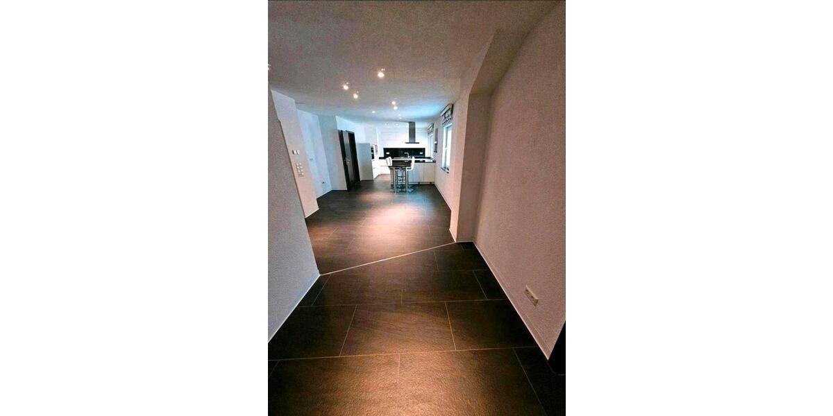 Etagenwohnung Pforzheim - 4 Zimmer, 160 m&sup2;, 1.650&euro; | Angebot:26321293