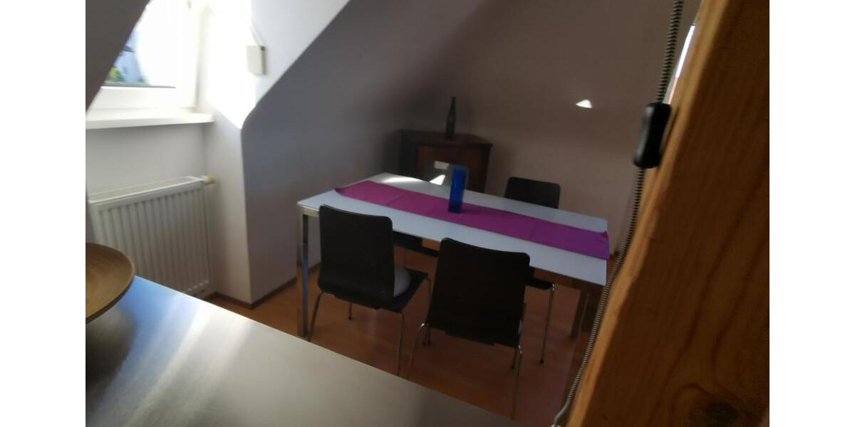 Dachgeschoßwohnung Stuttgart Degerloch - 2 Zimmer, 47 m&sup2;, 890&euro; | Angebot:24593198