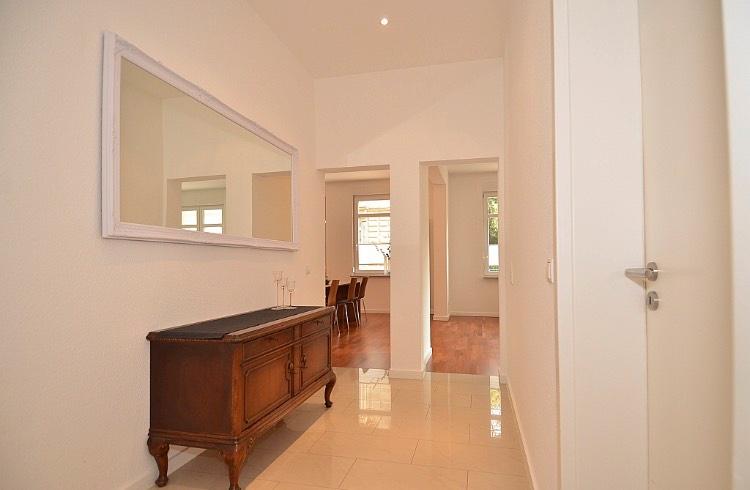 Hochparterre Stuttgart Stuttgart-Süd - 4 Zimmer, 104 m&sup2;, 544.000&euro; | Angebot:26851522