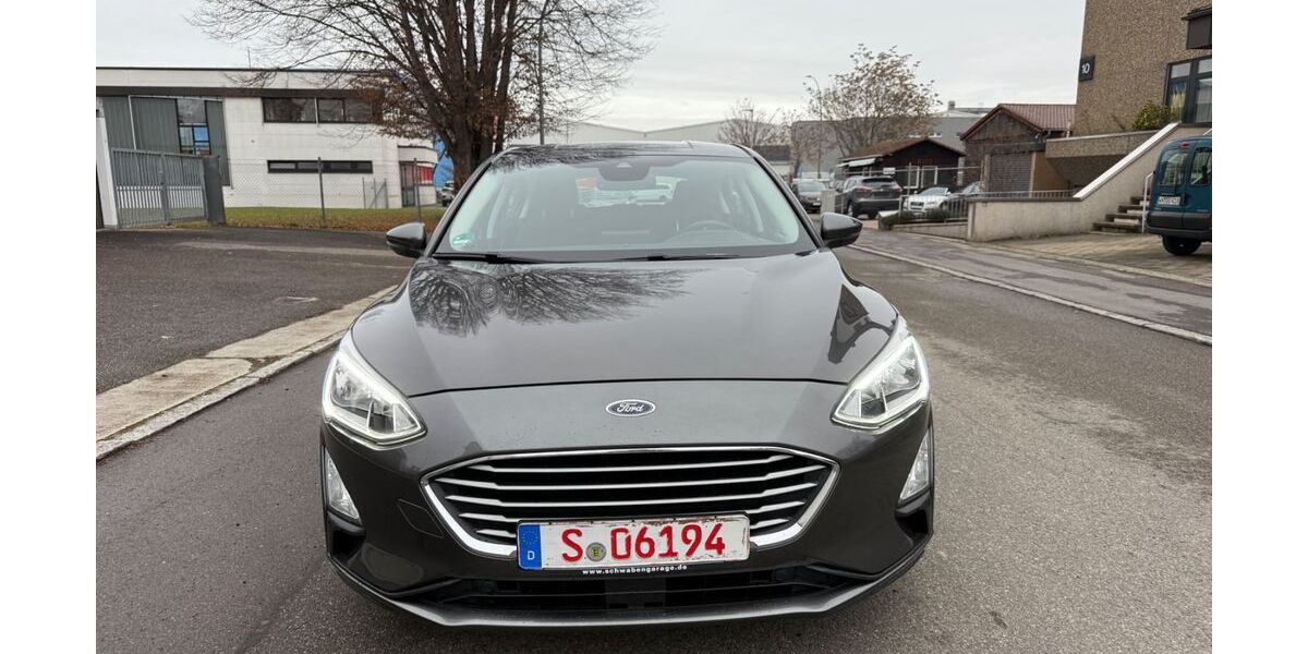 Ford Focus 59.000 km 14.499 &euro; Fellbach 70736
