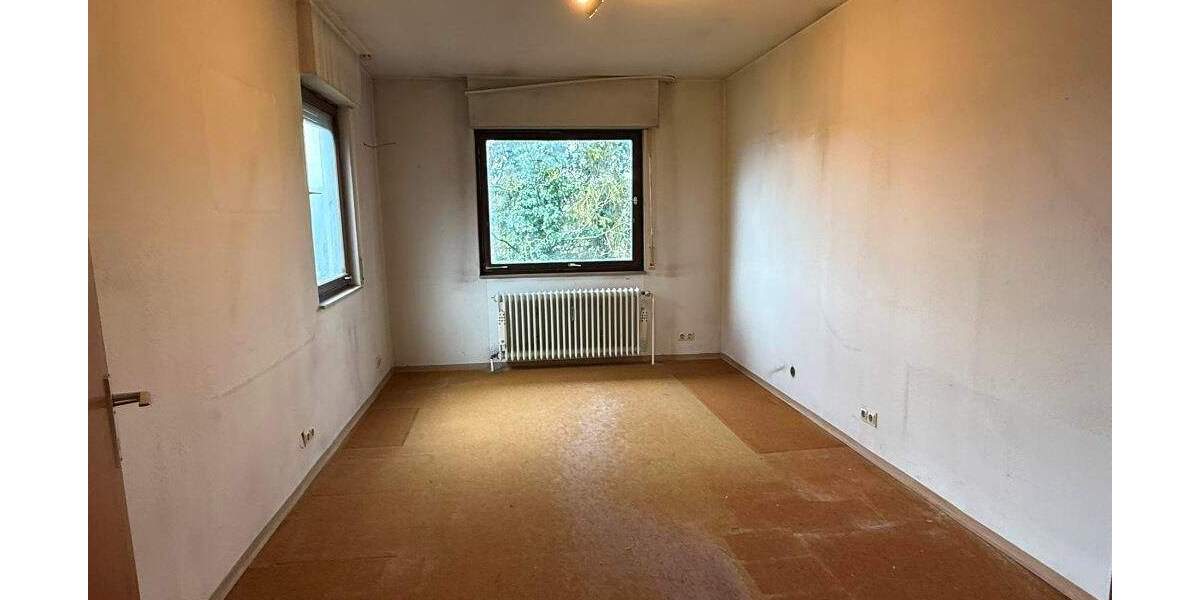 Mehrfamilienhaus, Wohnhaus Pforzheim Eutingen - 5 Zimmer, 177 m&sup2;, 259.000&euro; | Angebot:25748667
