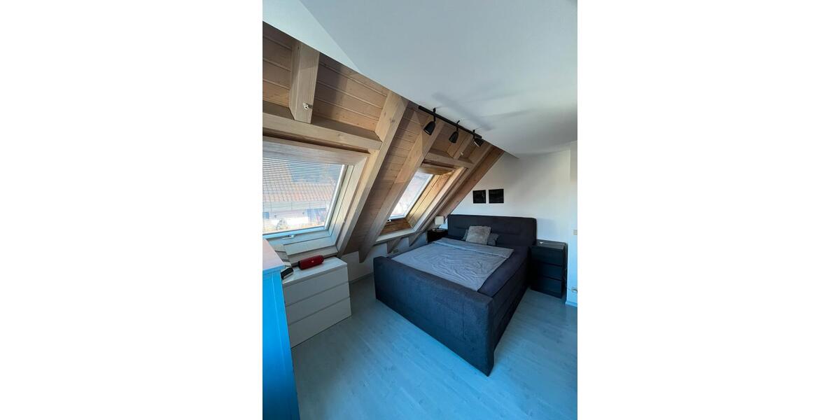 Dachgeschoßwohnung Filderstadt - 2.5 Zimmer, 57 m&sup2;, 990&euro; | Angebot:25408330