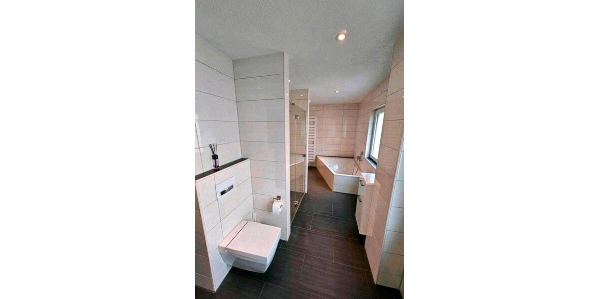 Etagenwohnung Pforzheim - 4 Zimmer, 160 m&sup2;, 1.650&euro; | Angebot:26321293