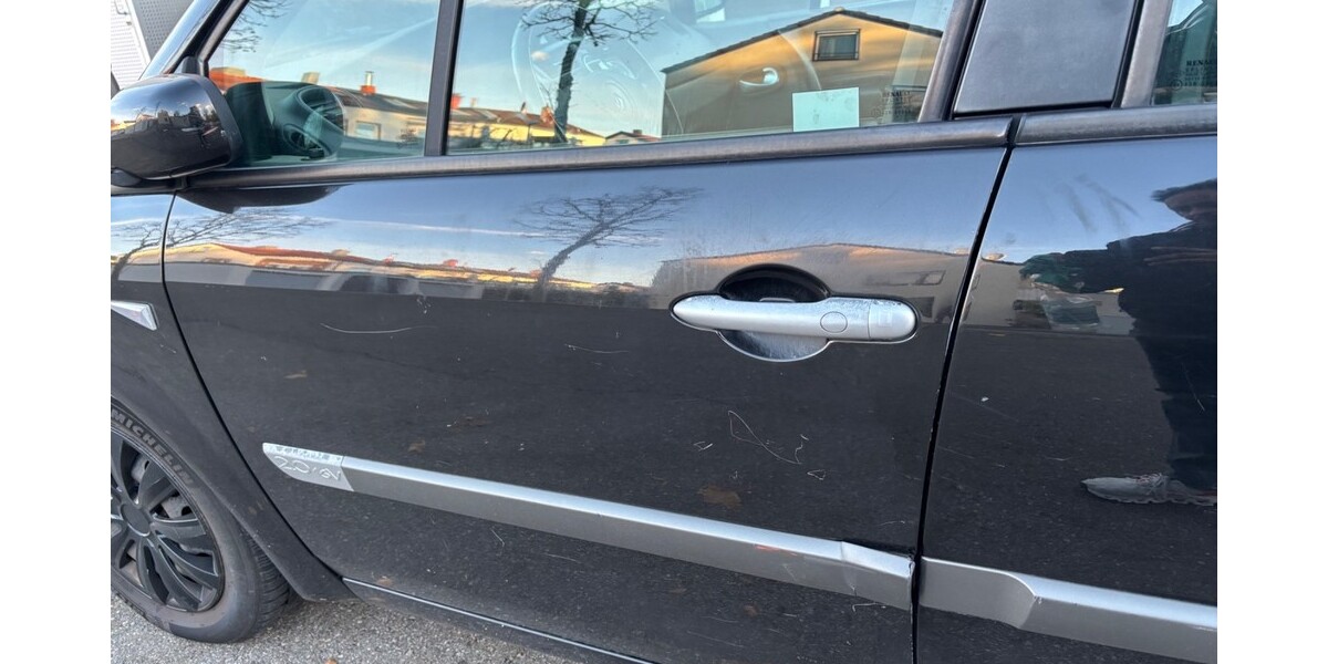 Renault Grand Scénic II 2.0 16V (JM0U) – 7-Sitzer 158.000 km 1.500 &euro; Stuttgart 70173