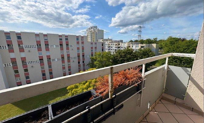 Dachgeschoßwohnung Ludwigsburg Eglosheim - 3.5 Zimmer, 77 m&sup2;, 1.100&euro; | Angebot:27601151