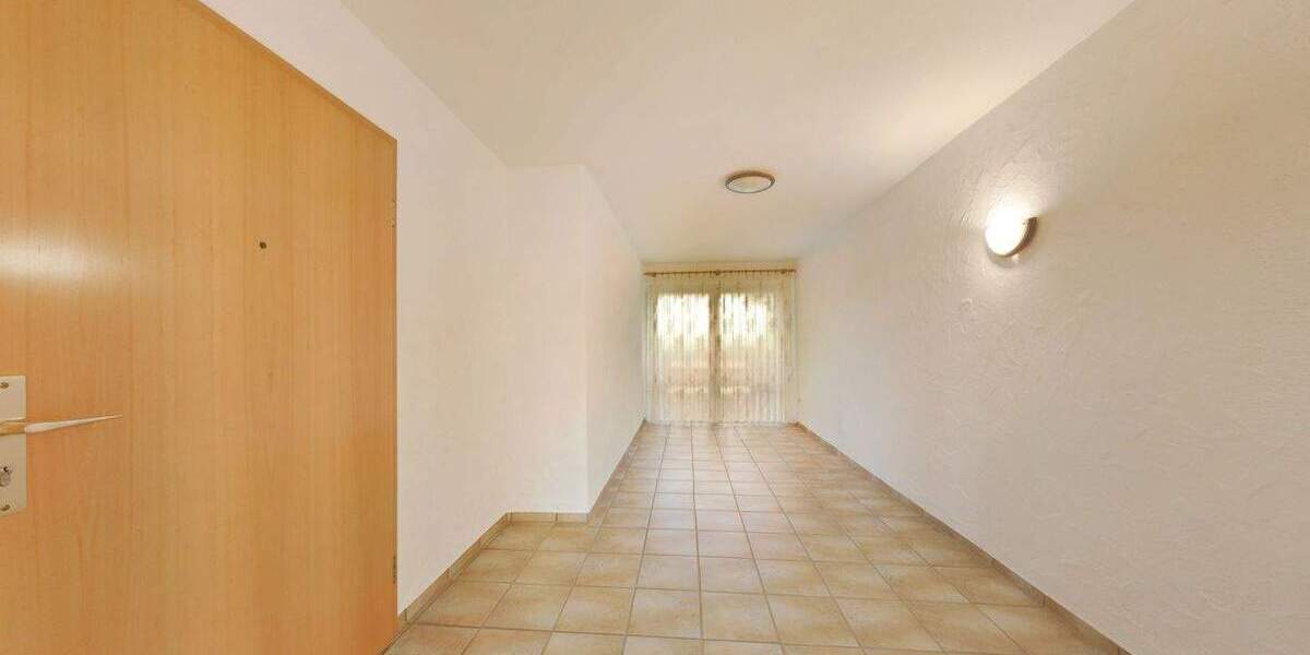 Etagenwohnung Metzingen - 6 Zimmer, 153 m&sup2;, 349.000&euro; | Angebot:24622101