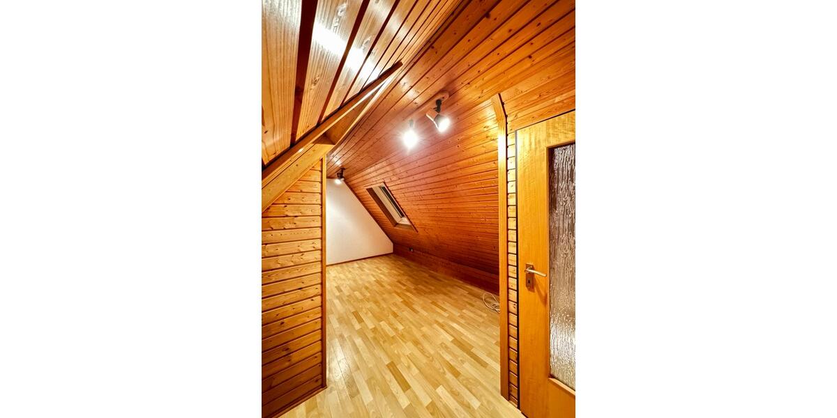 Doppelhaushälfte Böblingen - 4 Zimmer, 125 m&sup2;, 450.000&euro; | Angebot:24839417