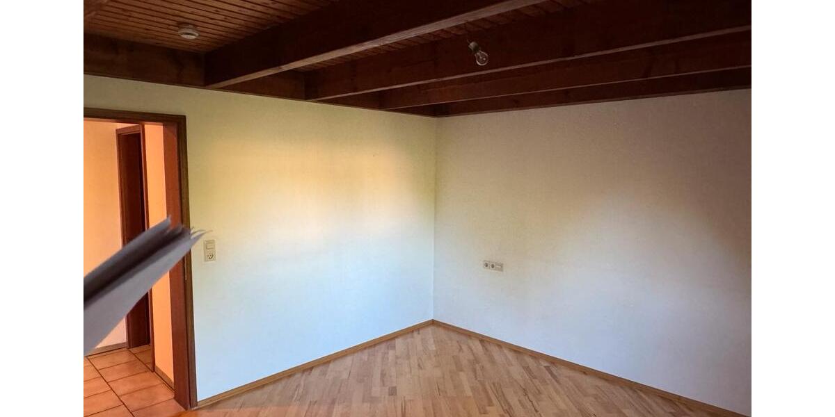 Dachgeschoßwohnung Fellbach - 4 Zimmer, 96 m&sup2;, 1.400&euro; | Angebot:26386662