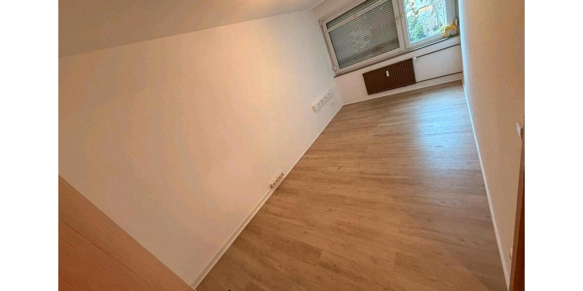 Etagenwohnung Gerlingen - 3.5 Zimmer, 87 m&sup2;, 1.300&euro; | Angebot:24787187