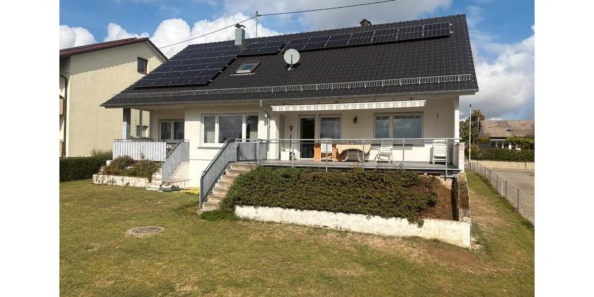 Einfamilienhaus Mötzingen - 10 Zimmer, 205 m&sup2;, 2.400&euro; | Angebot:27617784