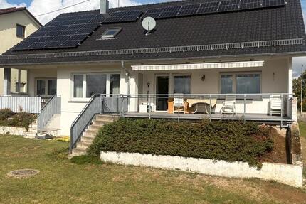 Haus Mötzingen - 10 Zimmer, 205 m&sup2;, 2.400&euro; | Angebot:27617784