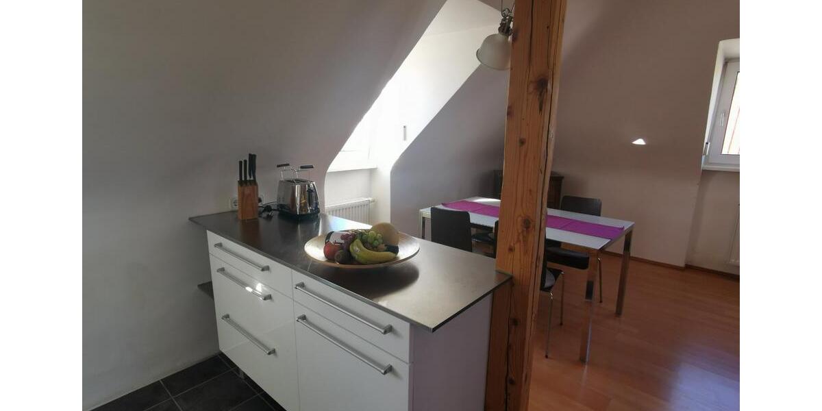 Dachgeschoßwohnung Stuttgart Degerloch - 2 Zimmer, 47 m&sup2;, 890&euro; | Angebot:24593198