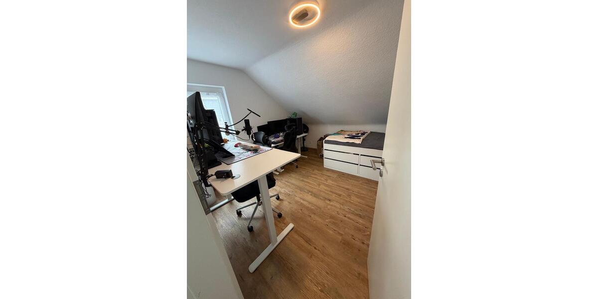 Dachgeschoßwohnung Jettingen - 3 Zimmer, 66 m&sup2;, 1.250&euro; | Angebot:26458282