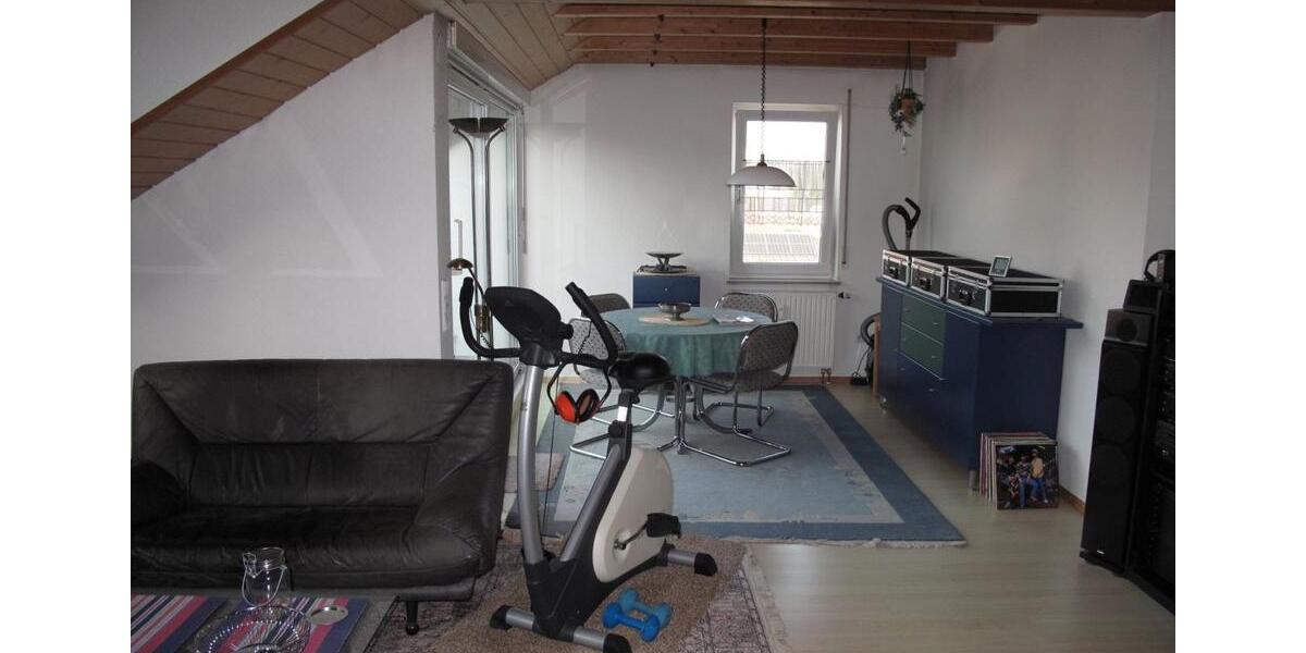 Dachgeschoßwohnung Freiberg am Neckar - 3.5 Zimmer, 77 m&sup2;, 350.000&euro; | Angebot:23176973