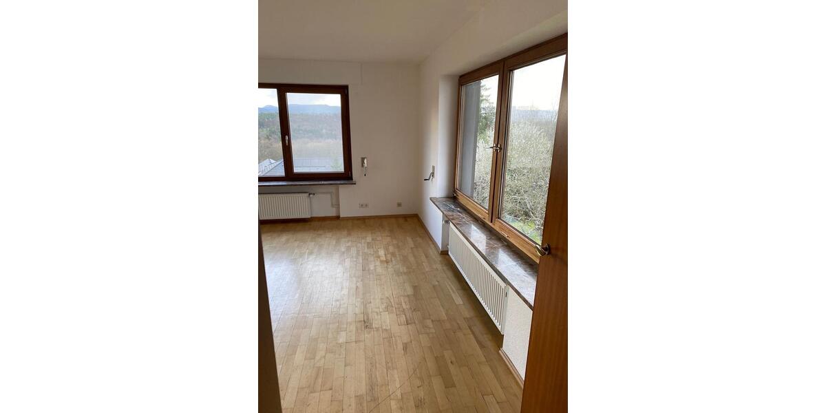 Villa Tübingen Derendingen - 4 Zimmer, 125 m&sup2;, 1.500&euro; | Angebot:25988485