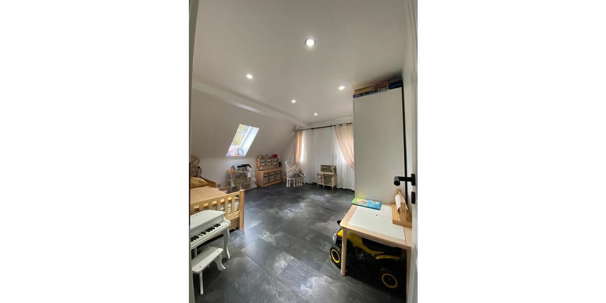 Doppelhaushälfte Calw - 7 Zimmer, 150 m&sup2;, 375.000&euro; | Angebot:25805337