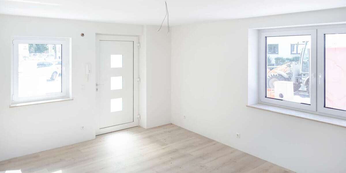 Hochwertig sanierte 2-Zimmer-Wohnung mit eigenem Eingang und Hofterrasse - 2- Esslingen am Neckar Oberesslingen | Angebot:27517999