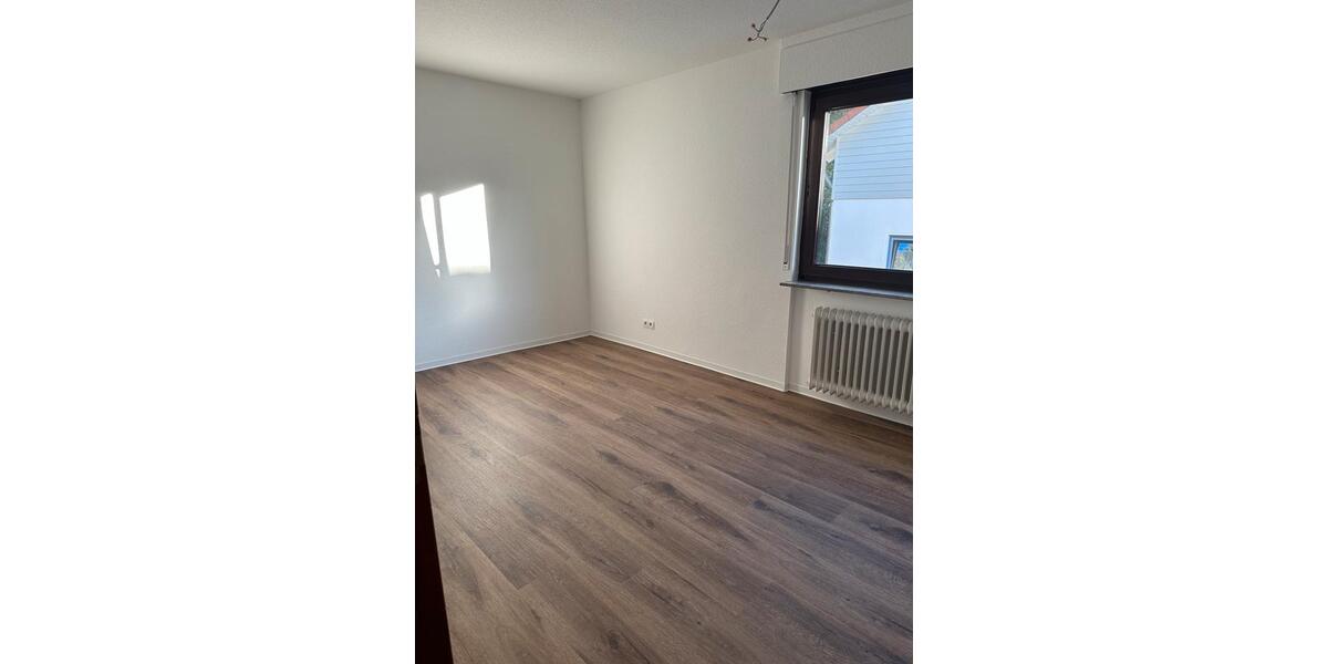Etagenwohnung Ludwigsburg Oßweil - 3 Zimmer, 82 m&sup2;, 1.350&euro; | Angebot:27557568