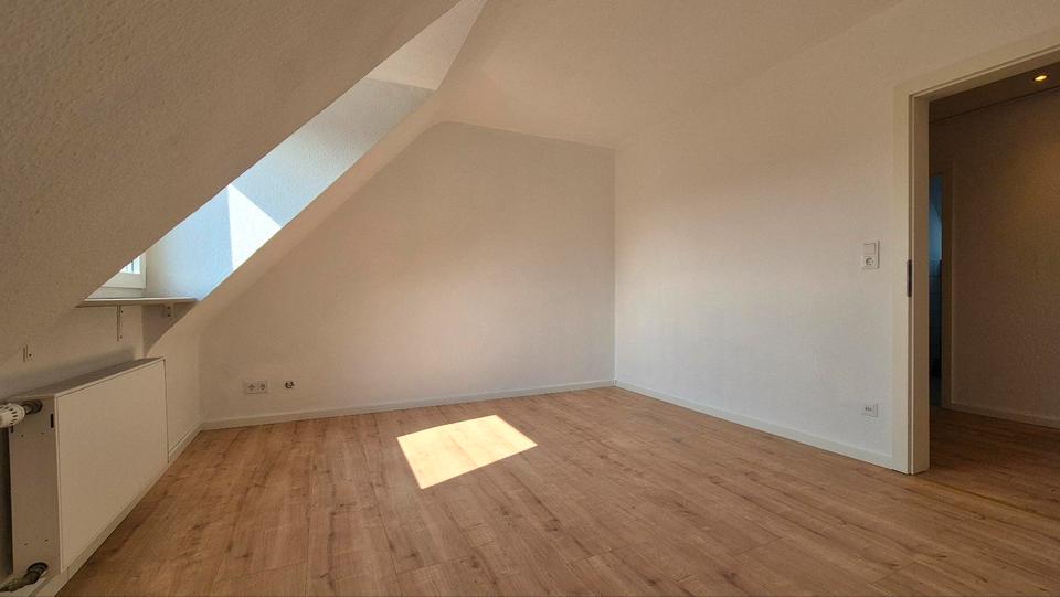 Dachgeschoßwohnung Stuttgart Mühlhausen - 3 Zimmer, 53 m&sup2;, 1.250&euro; | Angebot:25924209