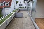 Lichtdurchflutete 4-Zimmer-Wohnung mit großem Balkon & Garage