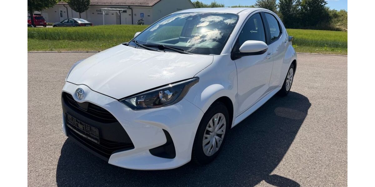 Toyota Yaris 136.000 km 9.890 &euro; Holzgerlingen 71088
