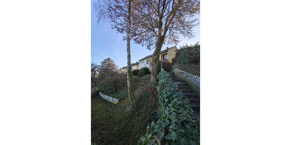 Doppelhaushälfte Ostfildern - 5.5 Zimmer, 135 m&sup2;, 1.850&euro; | Angebot:24371025