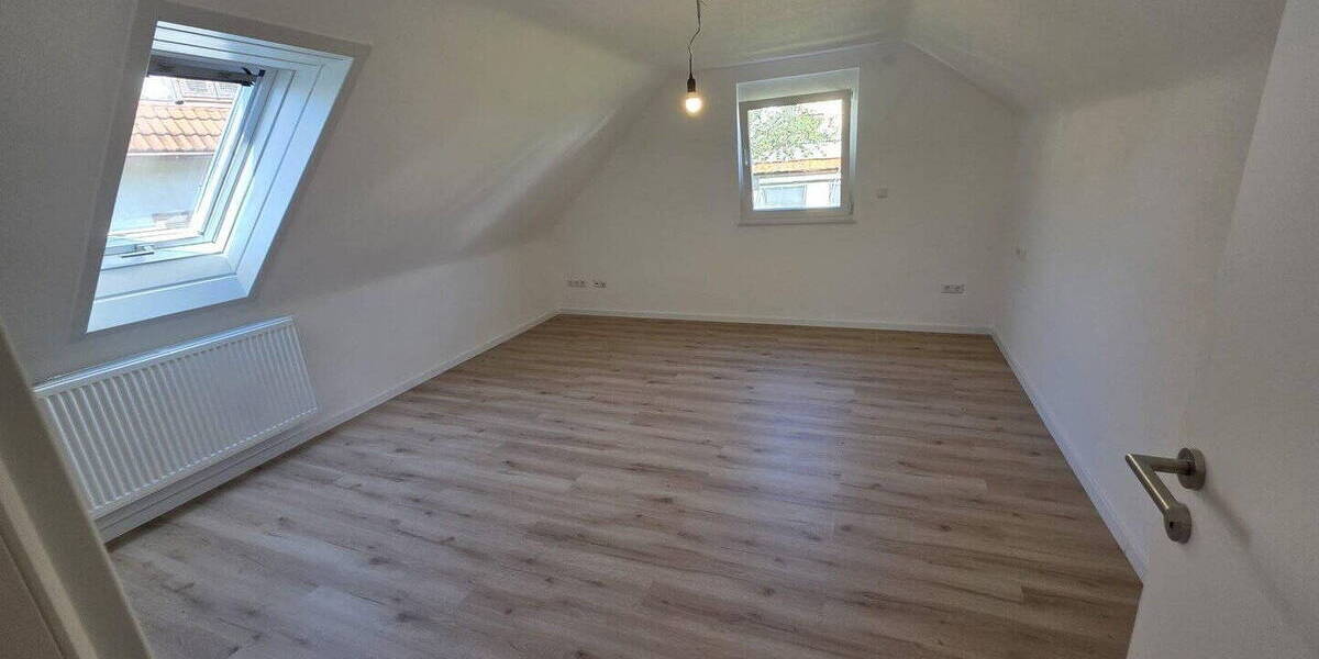 Doppelhaushälfte Nürtingen Neckarhausen - 8 Zimmer, 135 m&sup2;, 475.000&euro; | Angebot:26290170