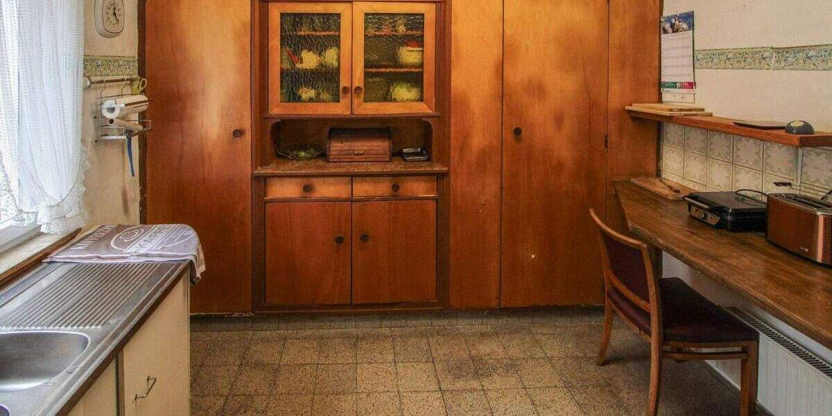 Einfamilienhaus Calw - 7 Zimmer, 180 m&sup2;, 329.000&euro; | Angebot:25911365