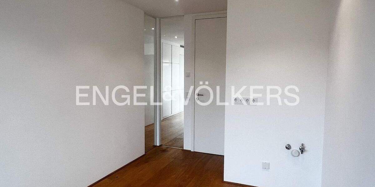 Etagenwohnung Tübingen Südstadt - 5 Zimmer, 135 m&sup2;, 2.350&euro; | Angebot:24137954